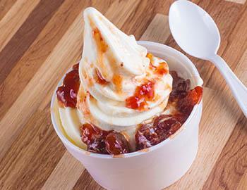 Frozen Yogurt with Cherries