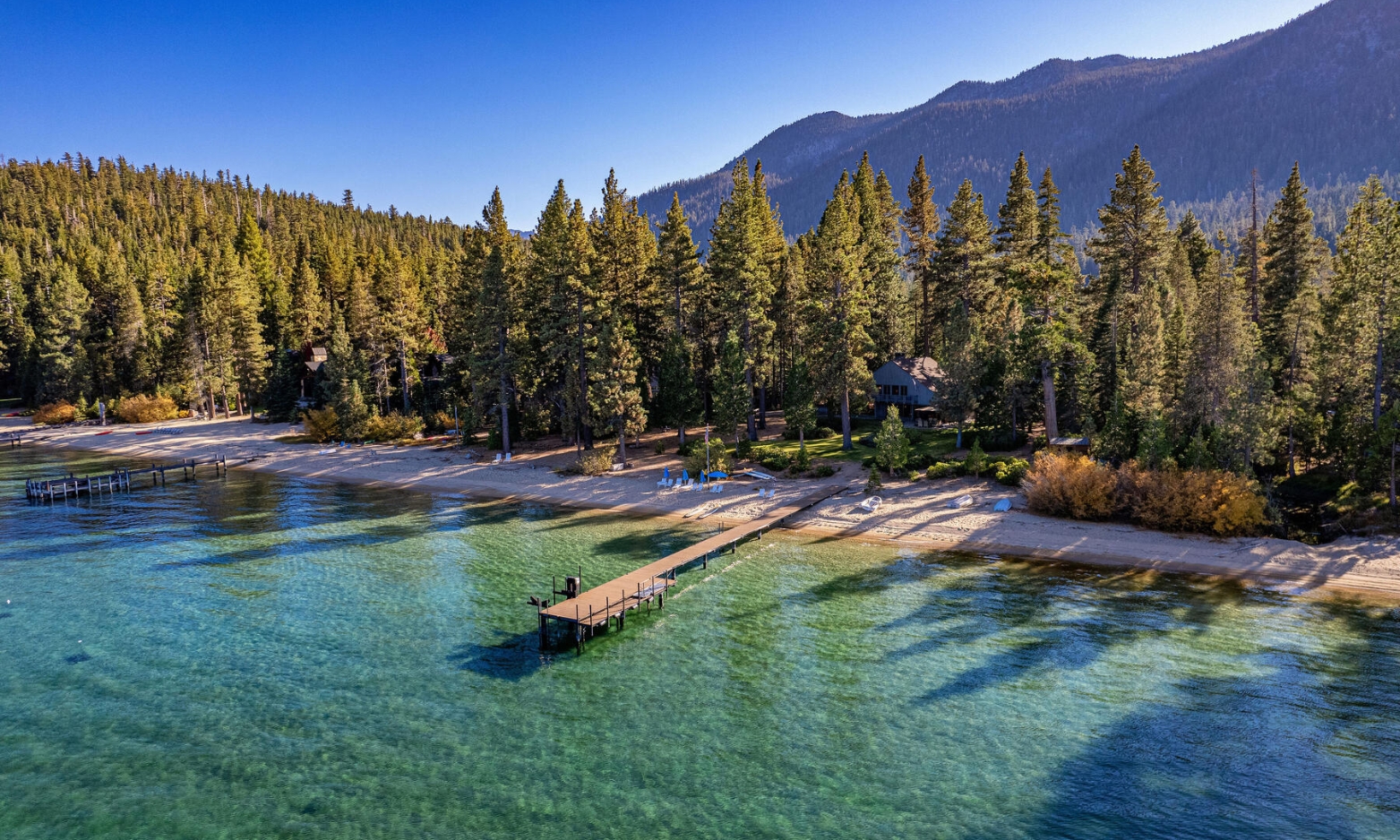 Gold Coast Lakefront Escape in Rubicon Bay Gold Coast Lakefront Escape in Rubicon Bay